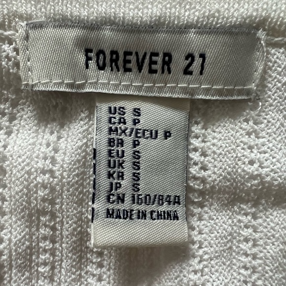 White top. Never worn - Picture 3 of 4